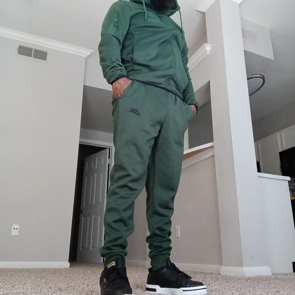 Nike Set - Picture 1 of 2